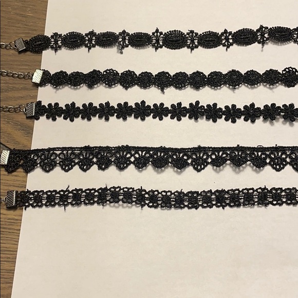 5 choker necklaces - Picture 3 of 4